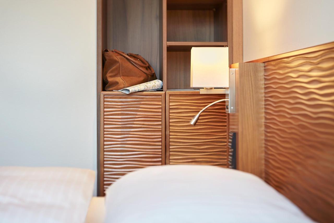 Hotel Hafen Hamburg Room photo