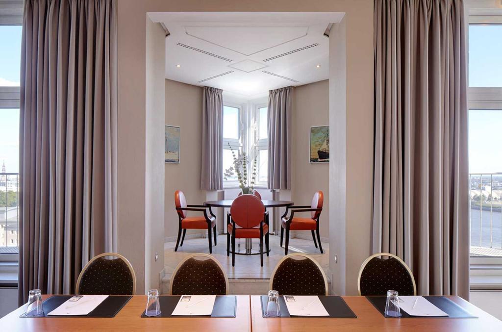 Hotel Hafen Hamburg Exterior photo