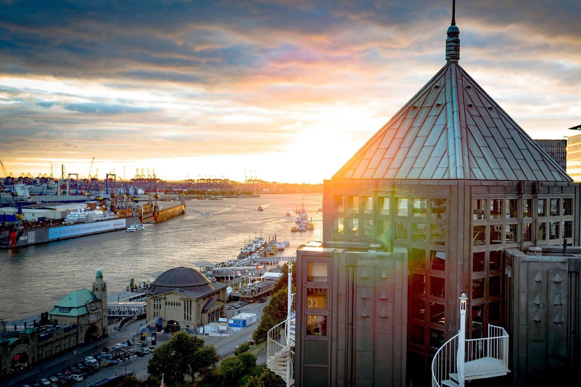 Hotel Hafen Hamburg Exterior photo