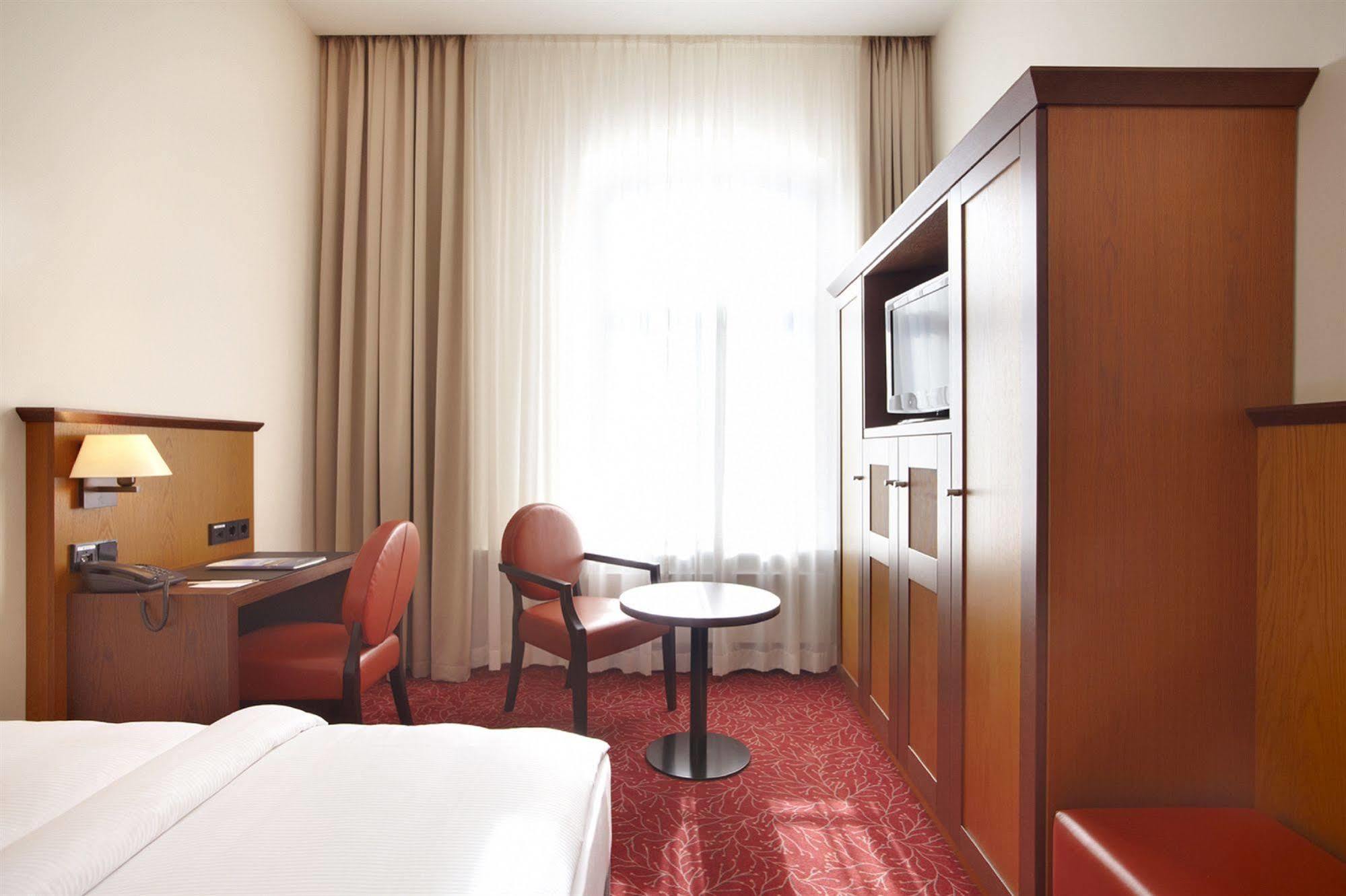 Hotel Hafen Hamburg Exterior photo