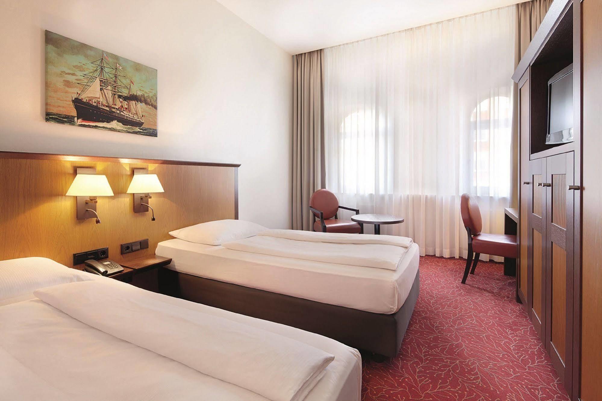 Hotel Hafen Hamburg Exterior photo