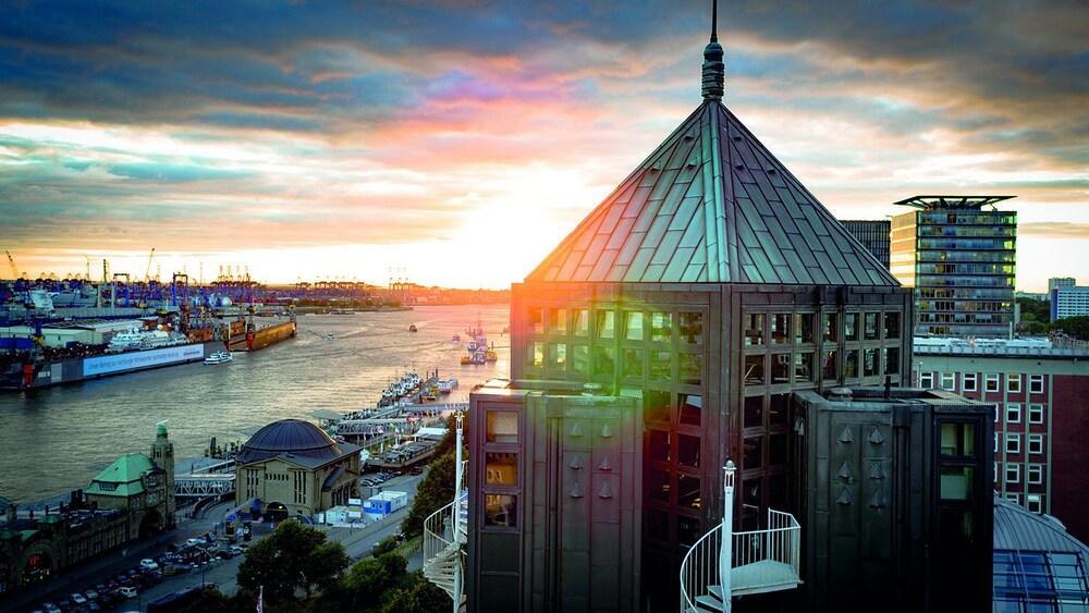Hotel Hafen Hamburg Exterior photo