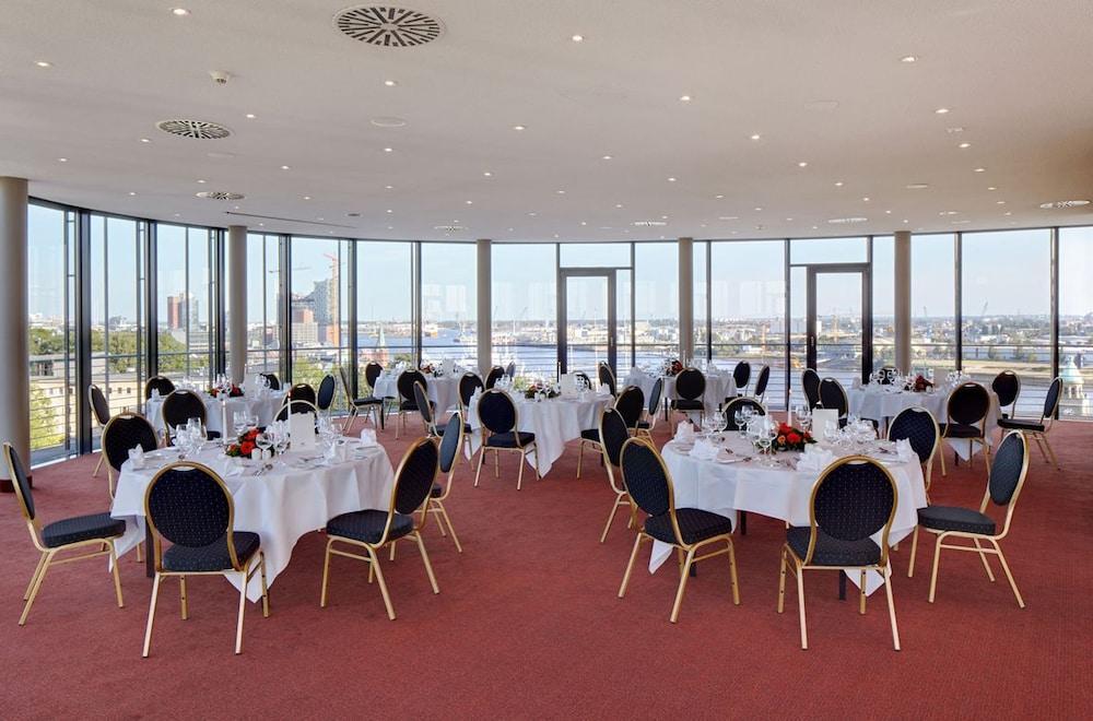 Hotel Hafen Hamburg Exterior photo